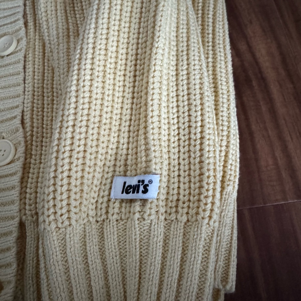 Levi's Pale Yellow Cropped Ribbed Button Cardigan - Picture 4 of 5